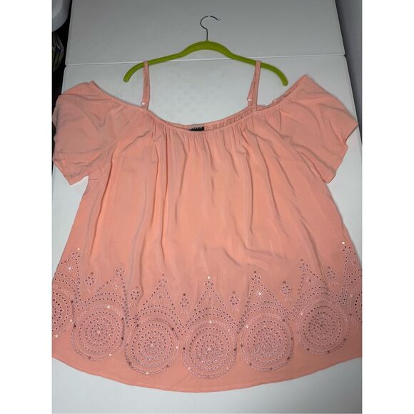 Torrid Peach Challis Eyelet Border Cold Shoulder Casual Top Womans Size 2X - Picture 2 of 11